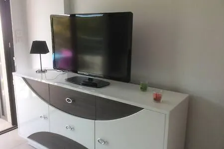 Le Reve App 7pers Pied Ds Eau Linge Fourni Wifi Garage Апартаменты